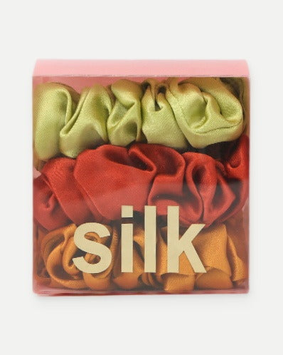 Darette The Understudy Scrunchie Set in Amber - front view on a soft studio backdrop