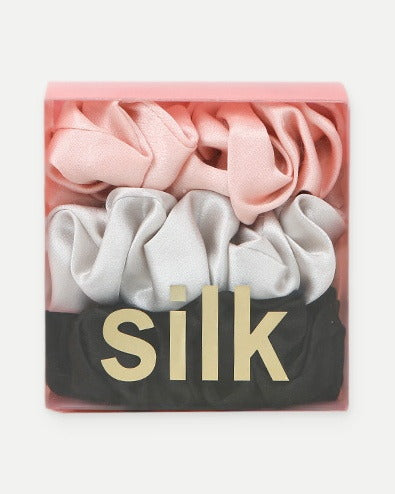 Darette The Understudy Scrunchie Set in Noir & Blush - front view on a soft studio backdrop