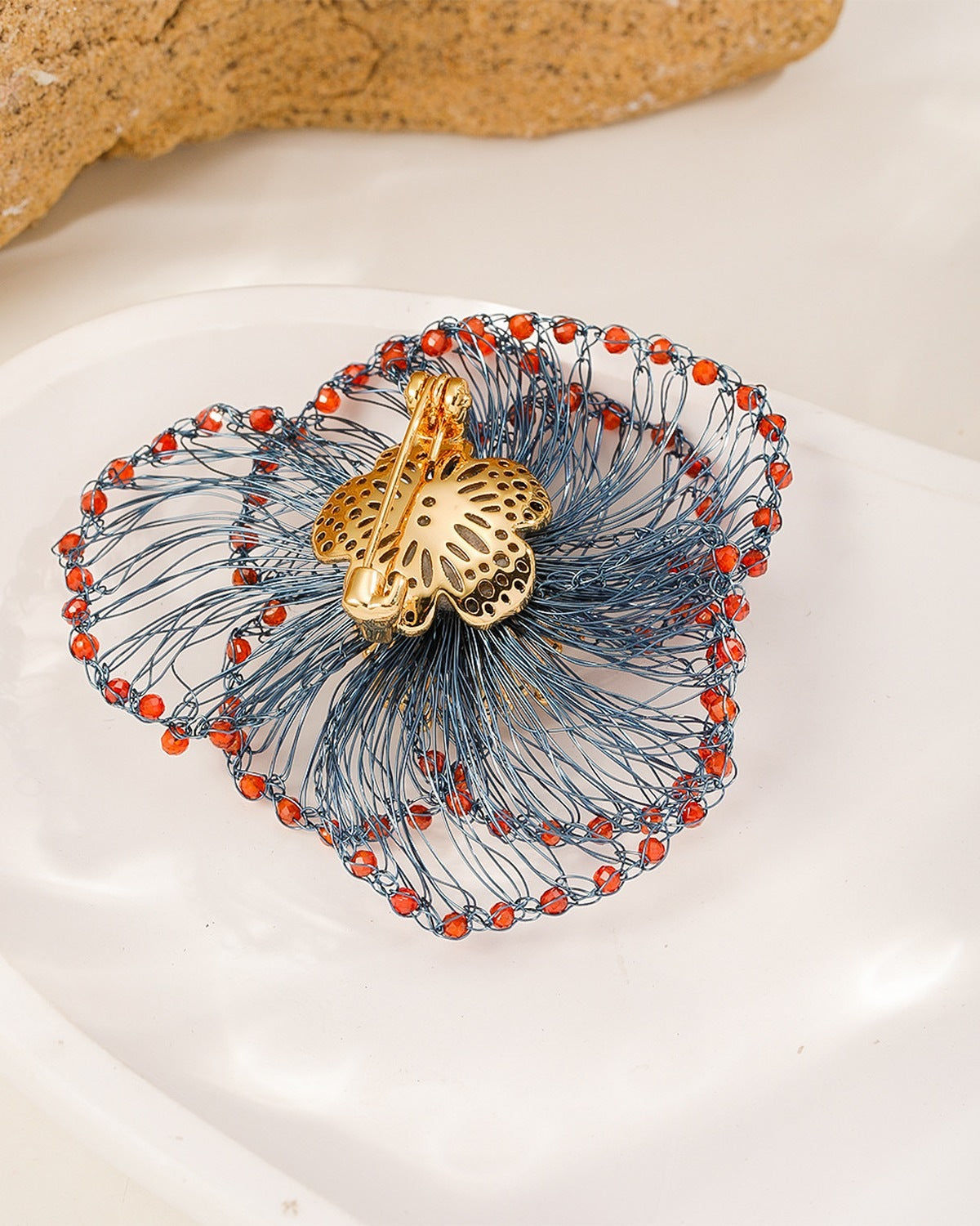 Small Talk Flower Brooch · flat