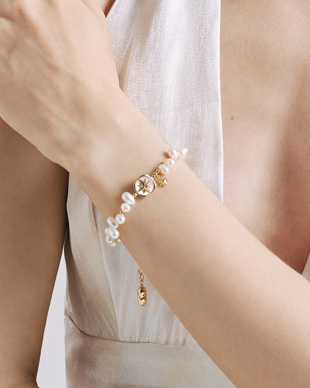 Small Fortune Pearl Bracelet · model