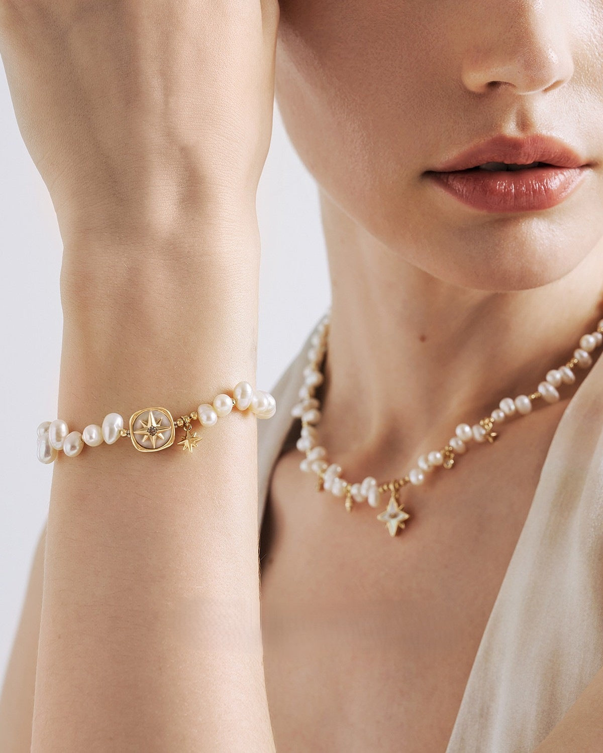 Small Fortune Pearl Bracelet · model