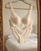 A further view of the Darette Low Key Lace Set in Ivory