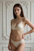 Lila Silk-Lace Set on model — Noir