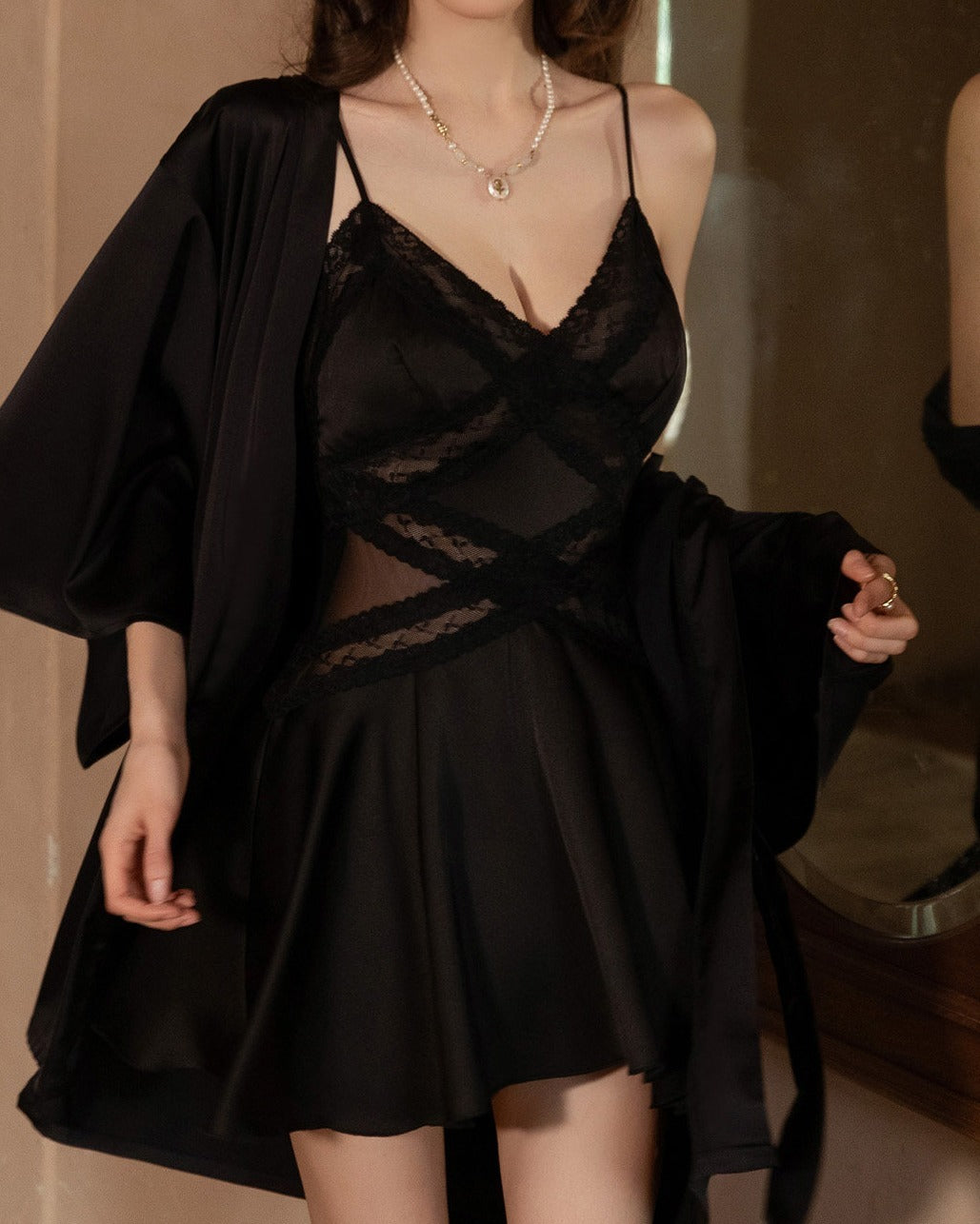 Darette Cool It Slip in Noir - front view of the V-neck lace bodice with the matching black robe